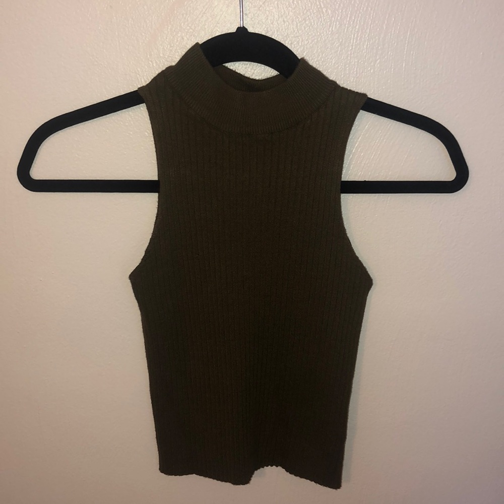 Green turtleneck crop top